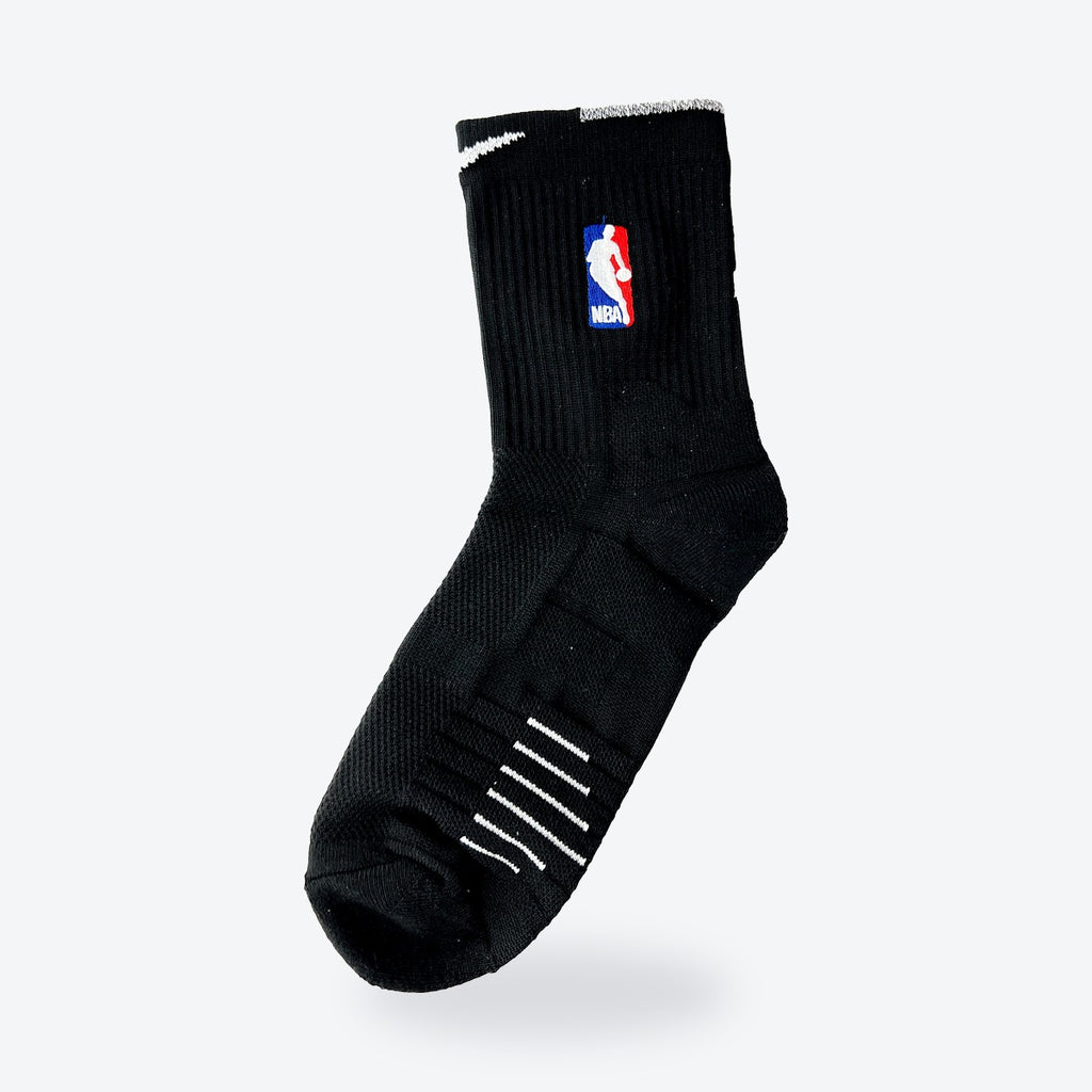 Calcetines Nike Élite Quick – negros con detalles blancos, vista lateral