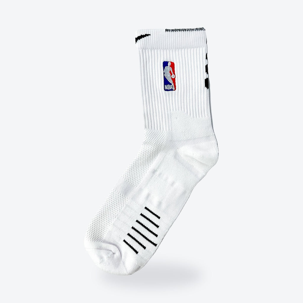 Calcetines Nike Élite Crew NBA – blancos con detalles negros, vista lateral