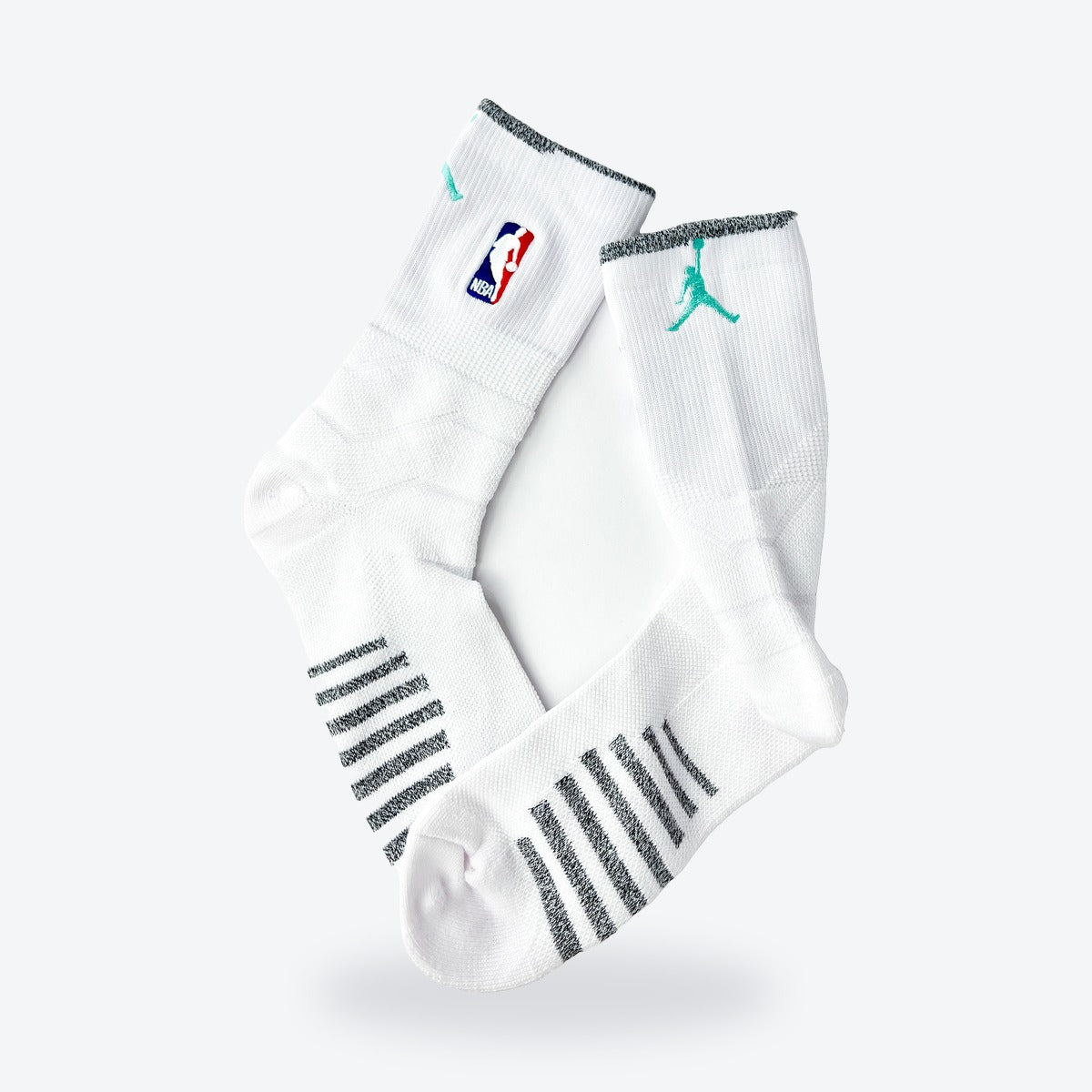Calcetines Jordan Elite Quick NBA – blancos con detalles grises y logo Jumpman turquesa, par