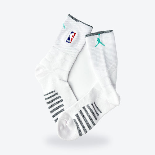 Calcetines Jordan Elite Quick NBA – blancos con detalles grises y logo Jumpman turquesa, par
