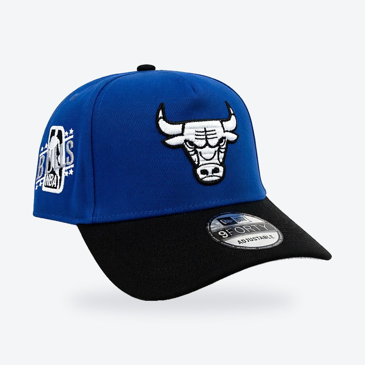 Gorra Bulls New Era Ajustable – azul y negra, vista lateral
