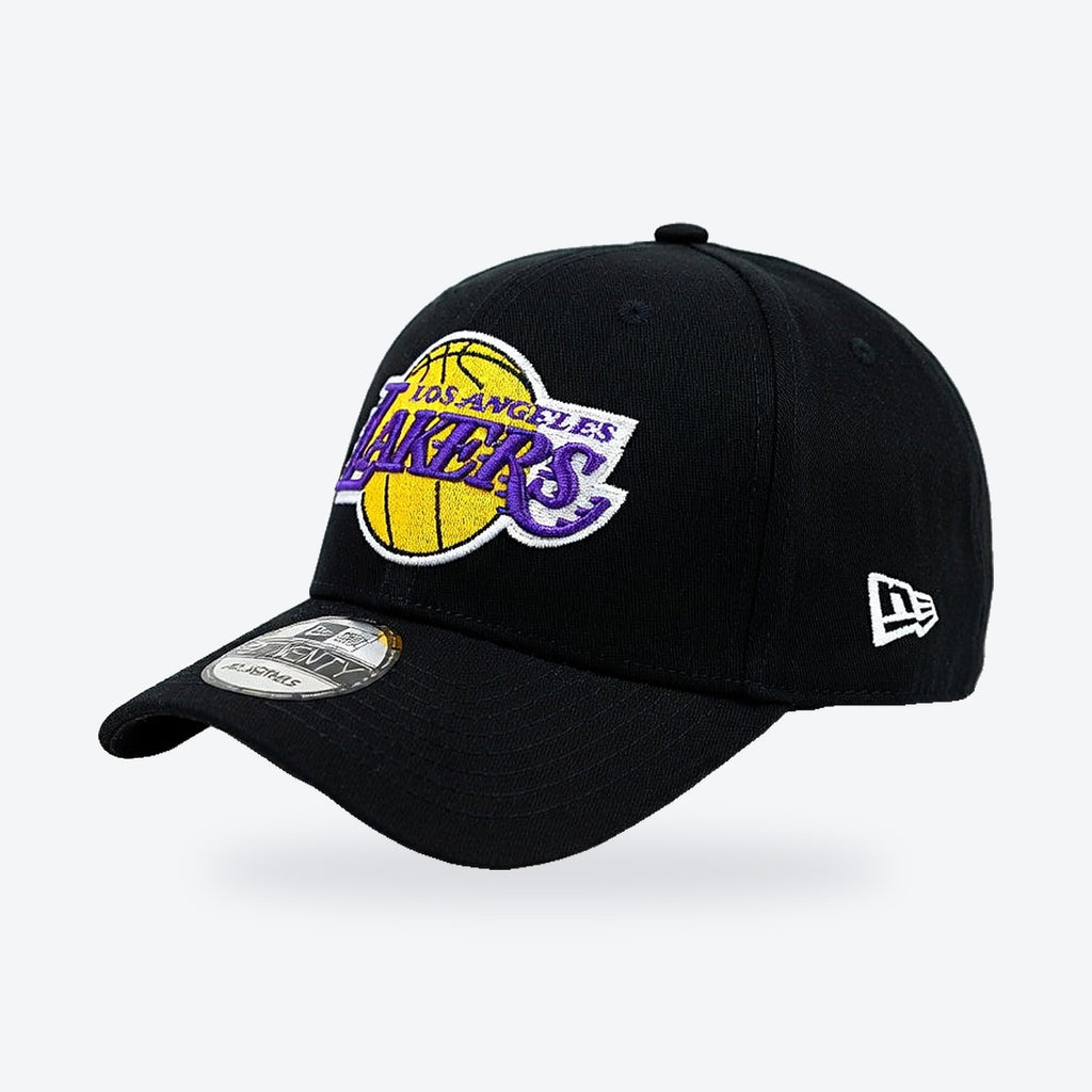 Gorra Lakers New Era Ajustable – negra con logo morado y dorado, vista frontal